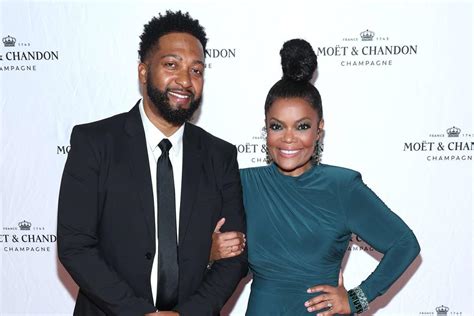 anthony davis and yvette nicole brown